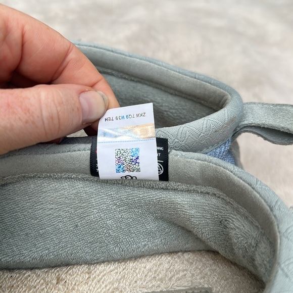 Ugg Tasman Size 9 - Picture 6 of 12